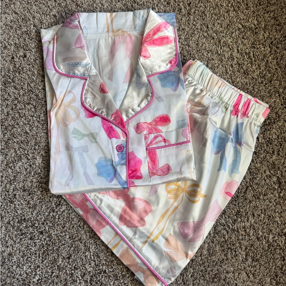 Brand New Bow Print Pajama Set